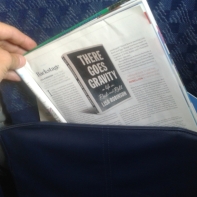 Tökéletes könyvajánló egy repülős újságba.